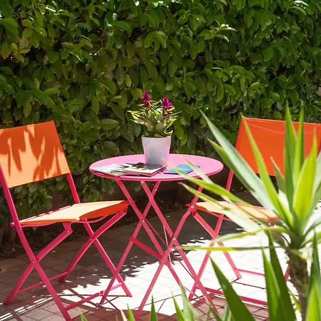 Garden House, Con Giardino A *